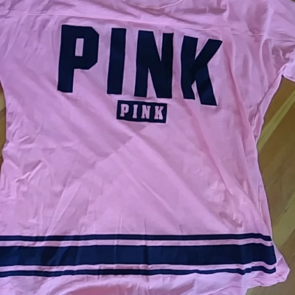 ❤trade allie1012❤Long Sleeve tee w/ cutout in back - Picture 2 of 4